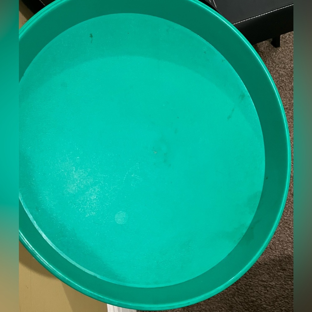 Round Plastic Trays - Picture 2 of 8